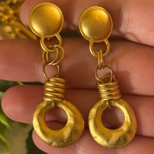 VTG Gold Modern Dangle Clip On Earrings